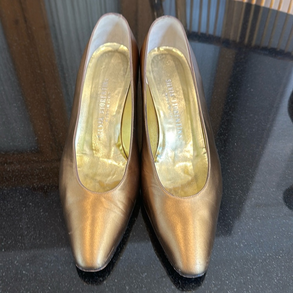 Silvia Fiorentino Savoy Gold Bronze Leather Pumps Size 10.5 Made in Italy
